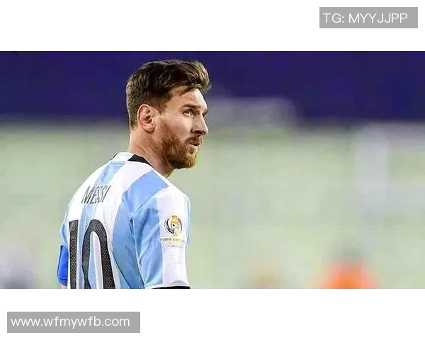 足球明星风采大揭秘：从梅西到C罗的传奇旅程与成就展示