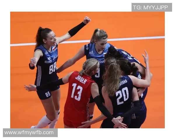 重庆排球队在欧锦赛积分榜上以77分稳居第一名展现强劲实力